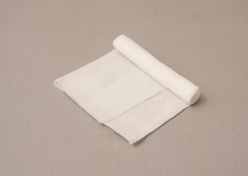 通常サイズを超える、大判・高品質紙おしぼり― エマーブルルフレ ―